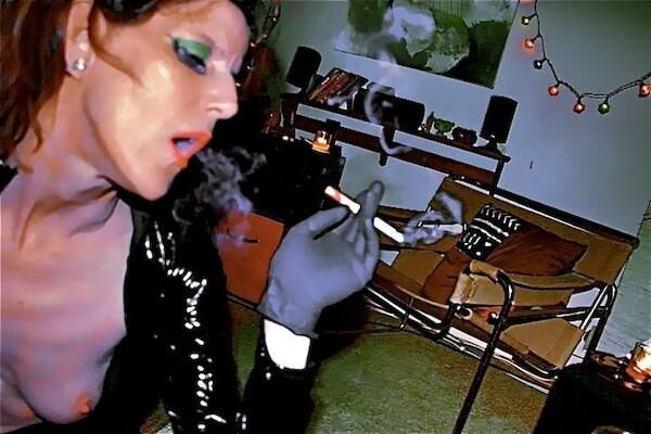 Sexy Lady Smoke