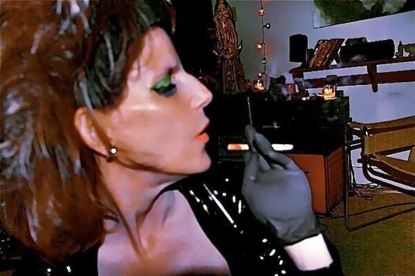 Sexy Lady Smoke