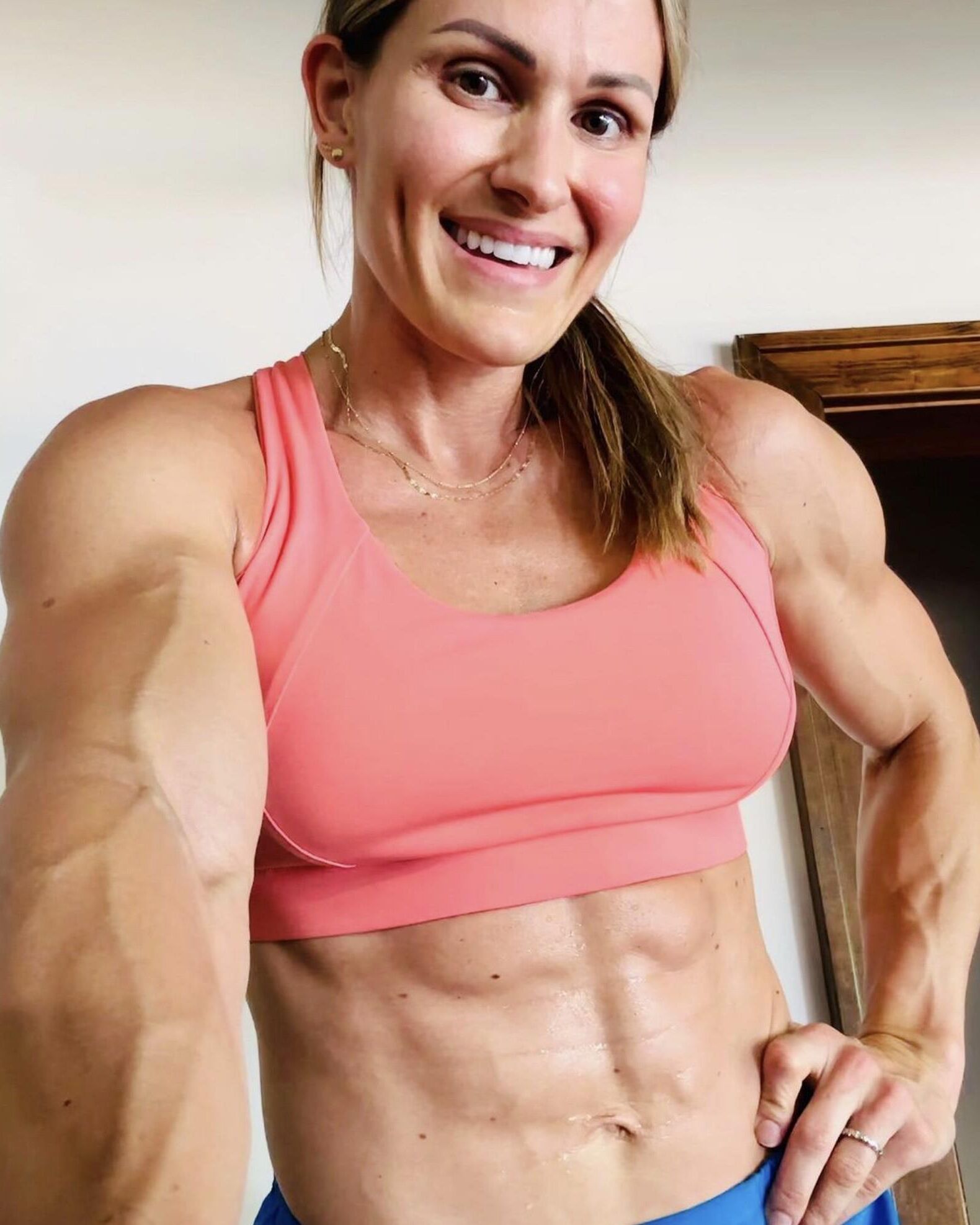 Meninas musculares aleatórias