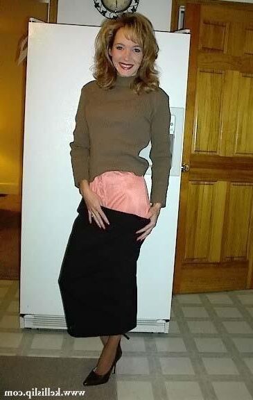 Kelli Th Brown SeaterとPeach Half Slip