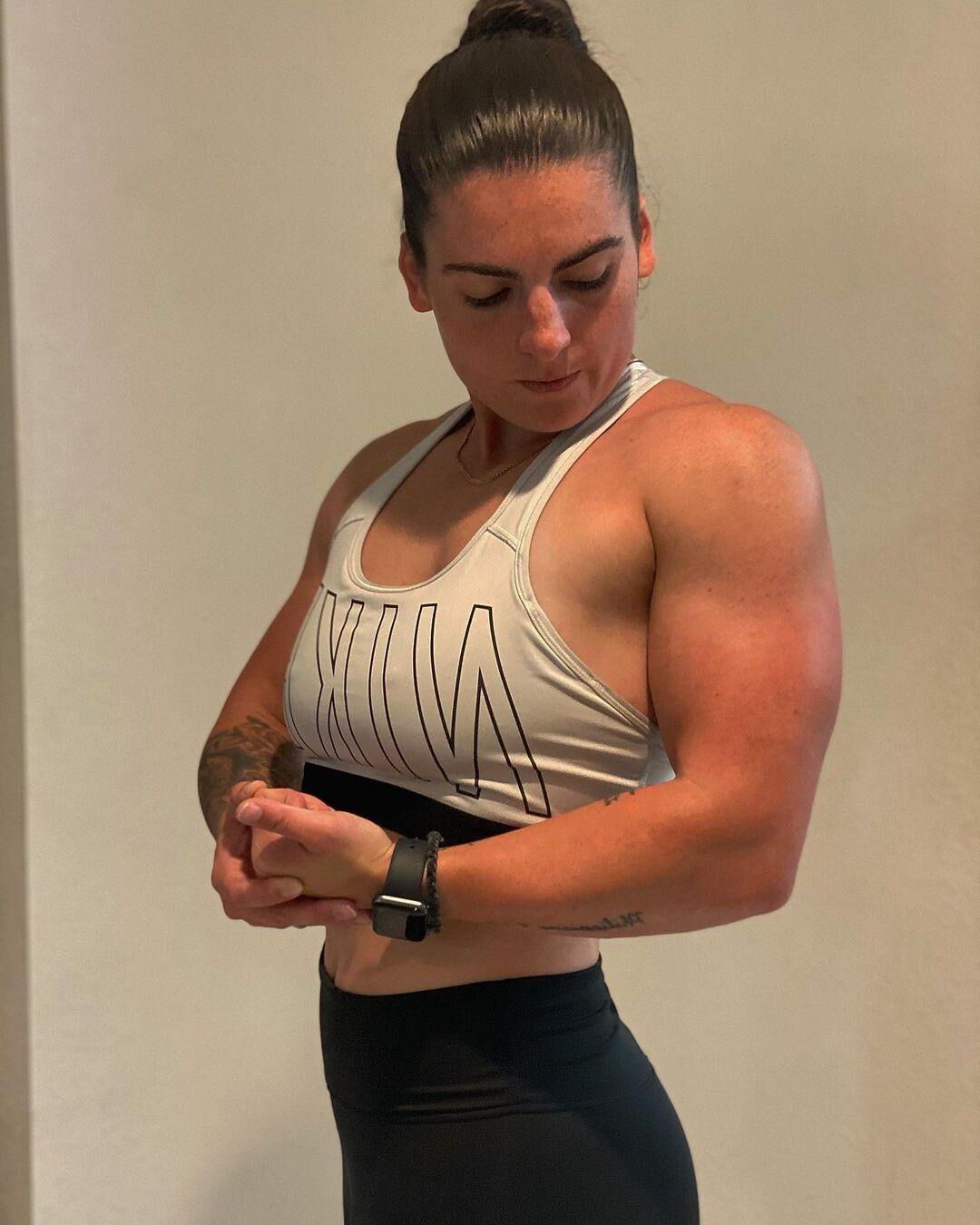 Random Muscle Girls 