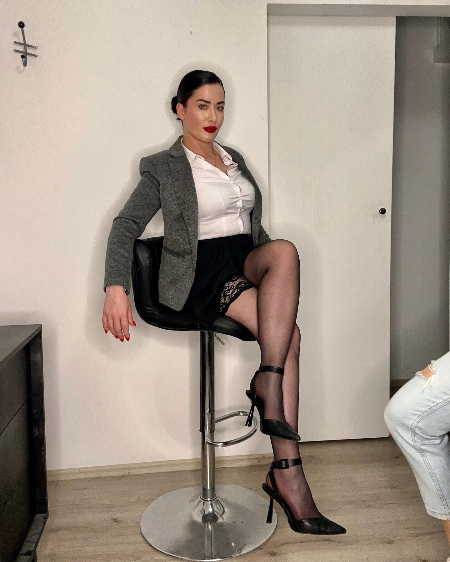 Kate Wearing Hold Ups