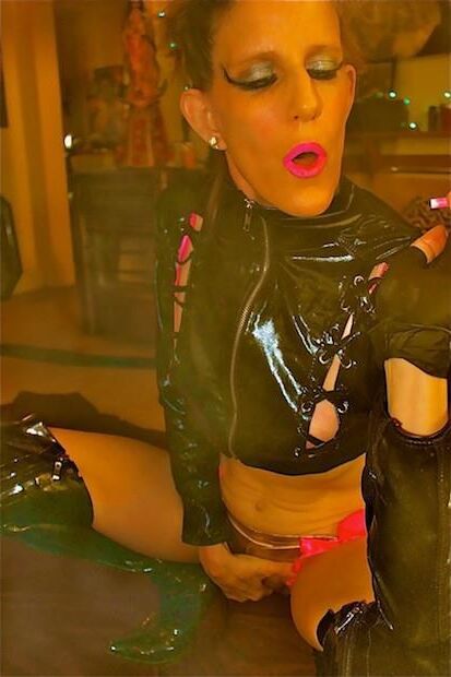Sexy Smoke Slut