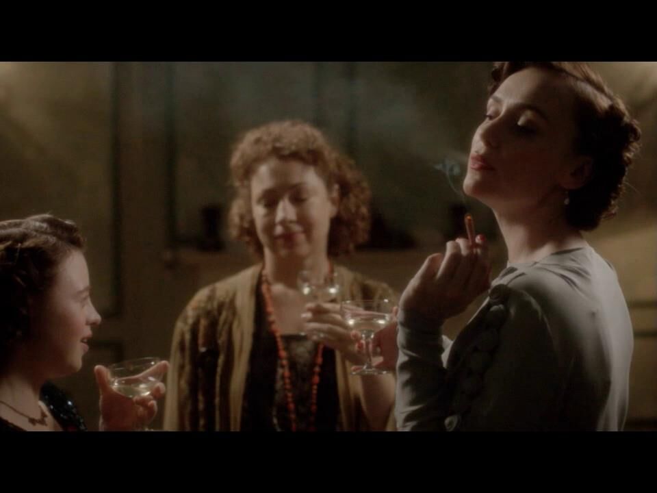 Smoking Girls.