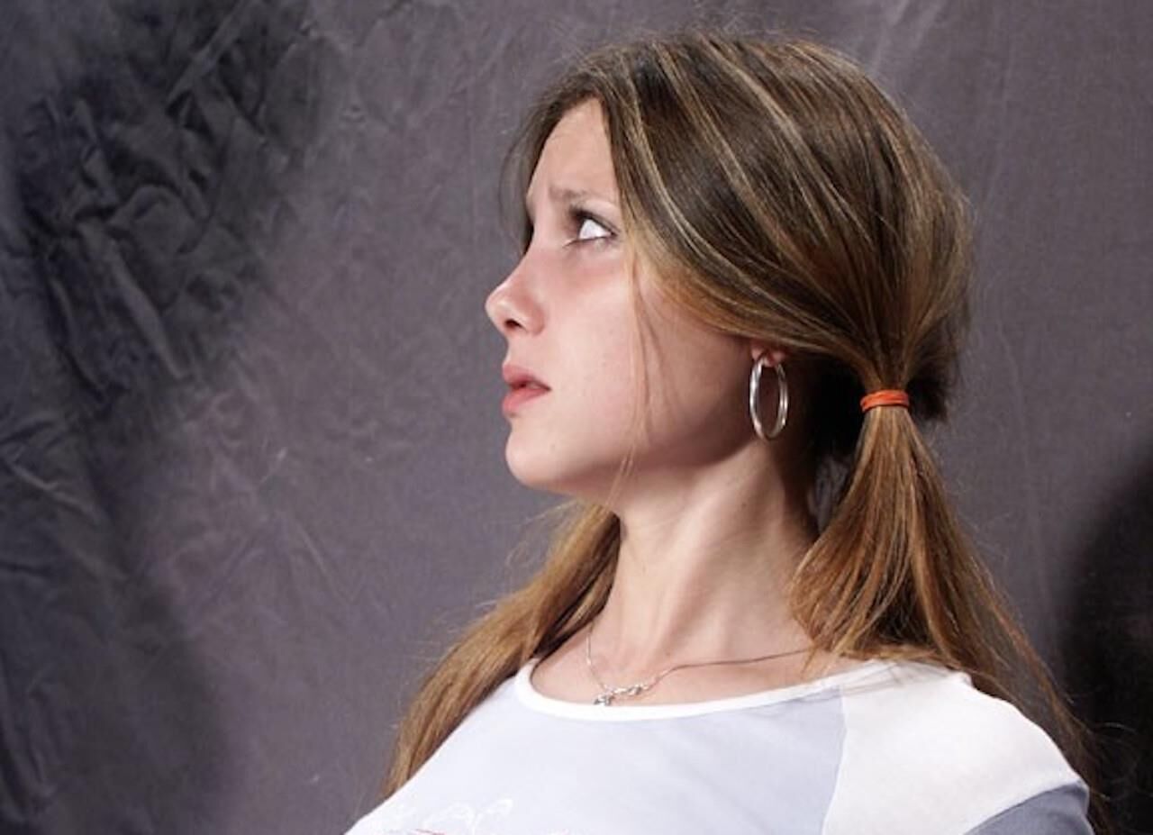Faces in profile 
