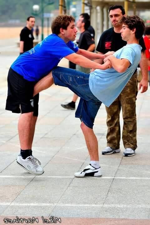 Balls kicking