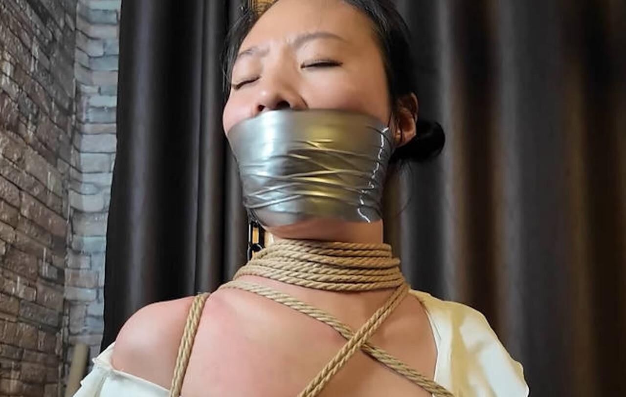 Gagged faces 