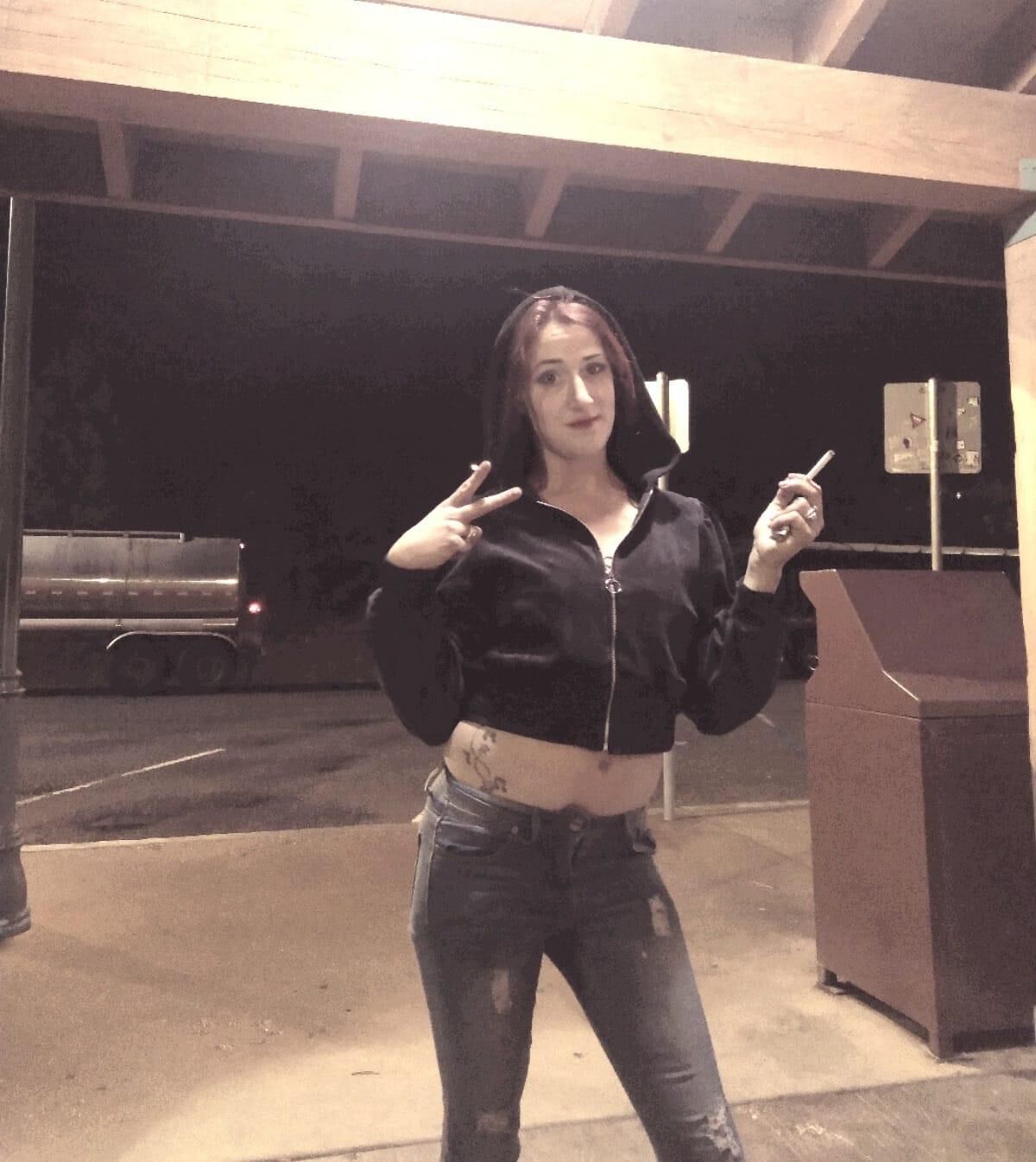 Smoking Girls.