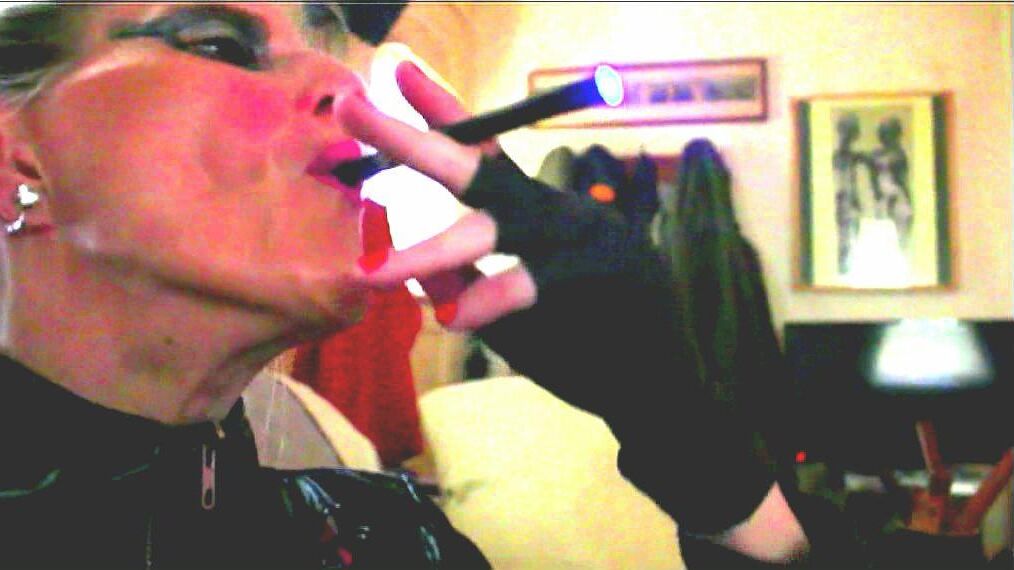 L'après-midi de la fumée et de la joueur