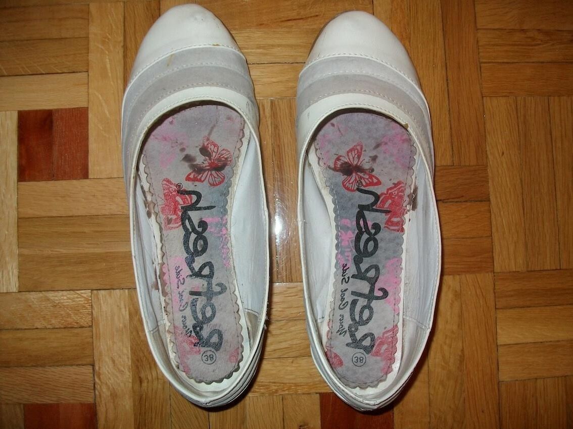 POOL FEET, USED SHOES AND SLEEPERS (SPAIN)