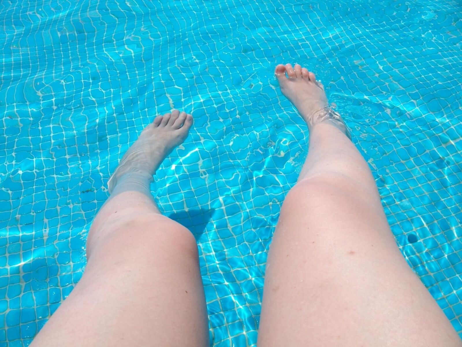 POOL FEET, USED SHOES AND SLEEPERS (SPAIN)