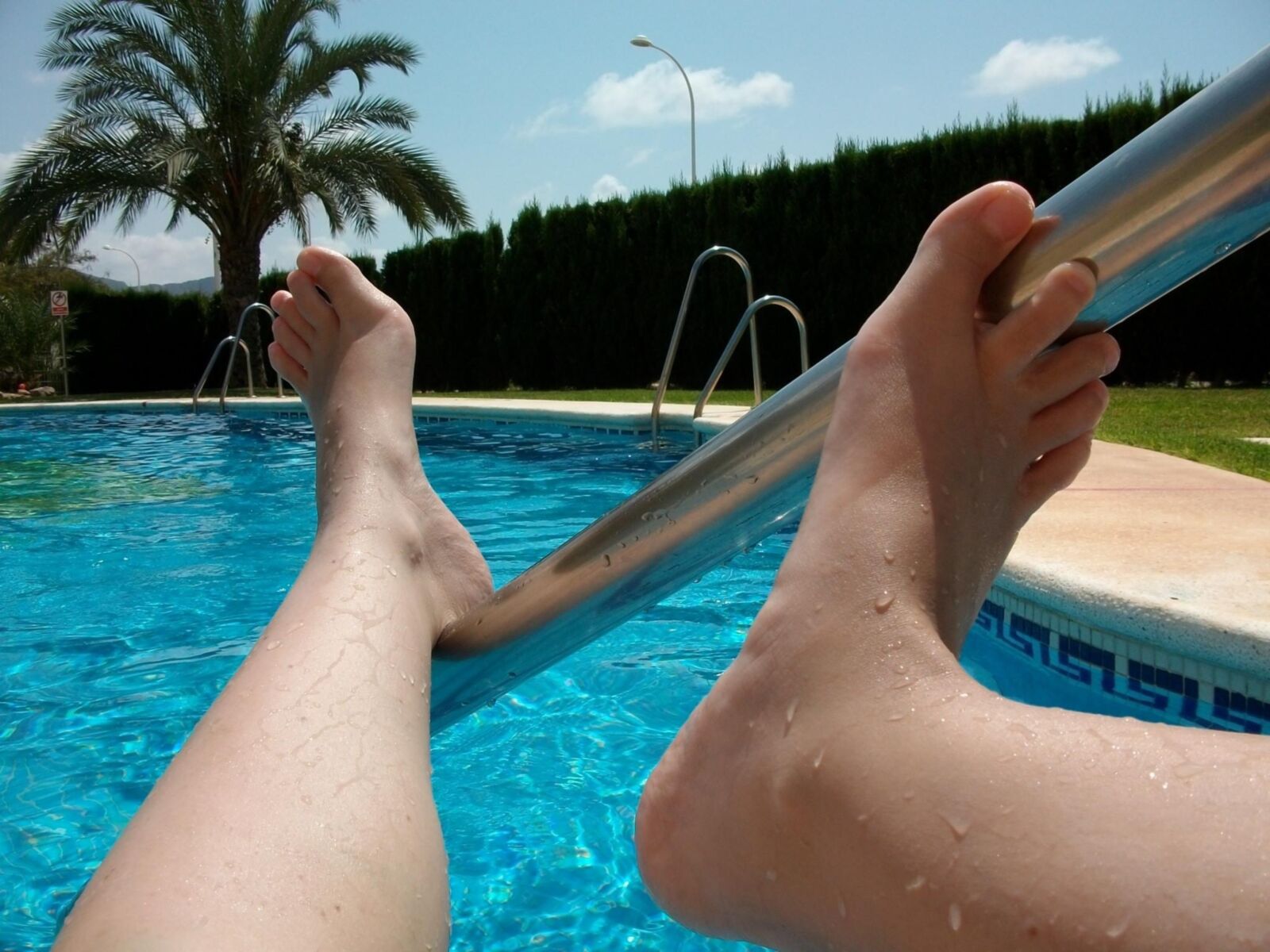 POOL FEET, USED SHOES AND SLEEPERS (SPAIN)