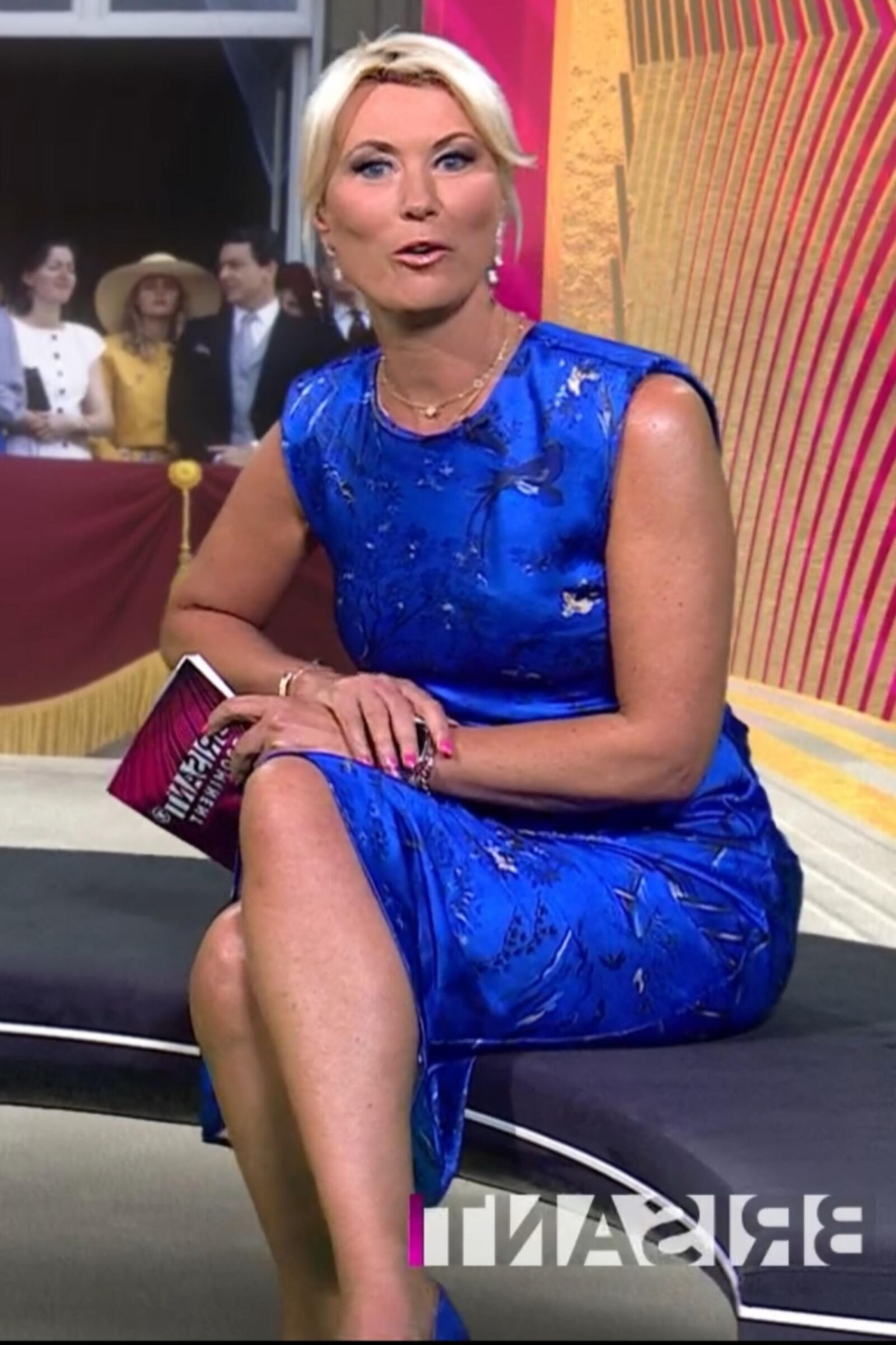 Kamilla S. geile Fickschlampe im sexy blauen Satinkleid ! 