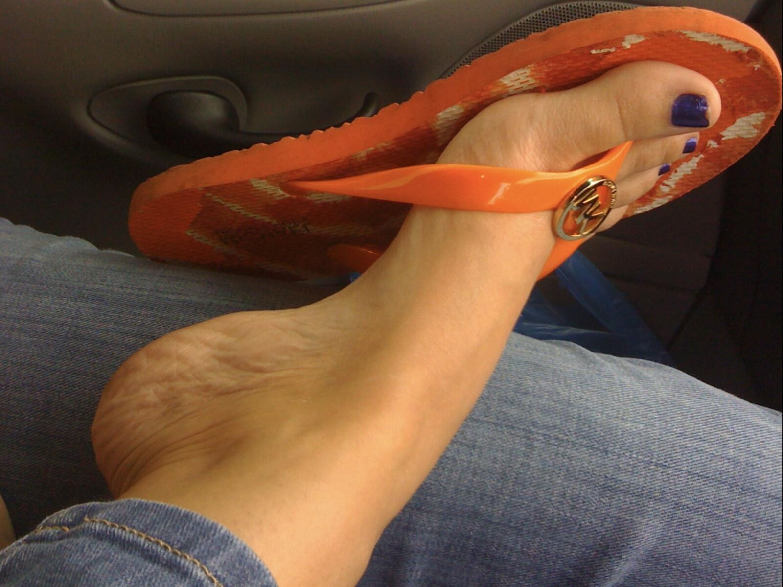 Shannons sexy blue toes and beautiful pussy