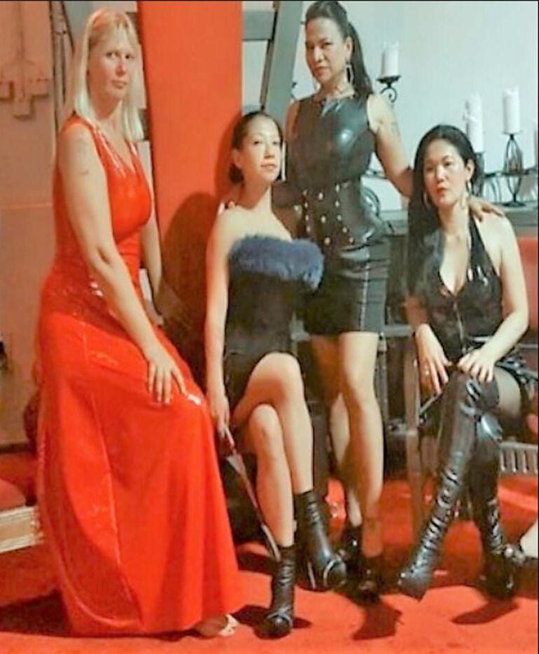 Mature Ladies to Adore 