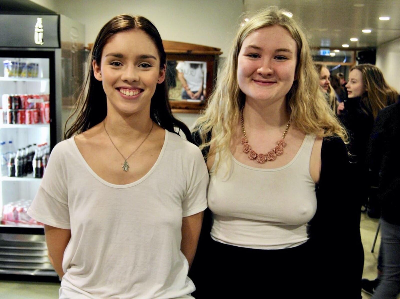Braless 