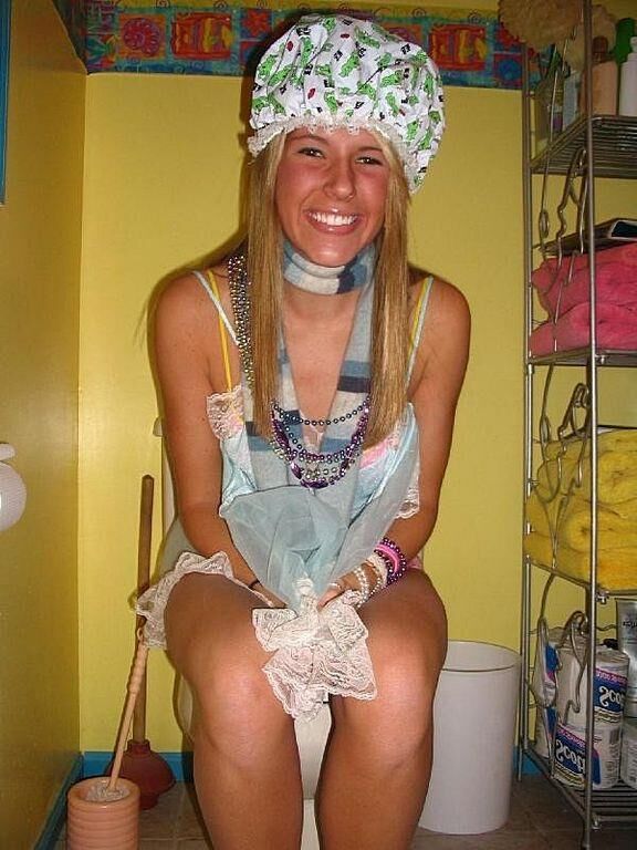 トイレでアクションを放尿する女性