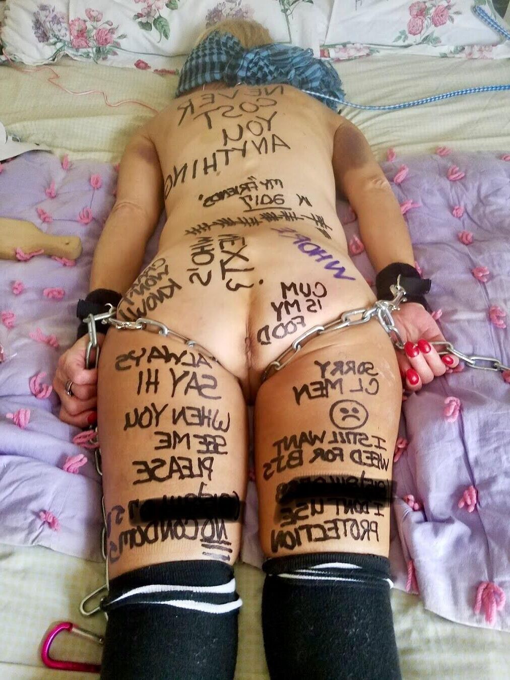 BDSMおばあちゃんの売春婦スキニー拒食症