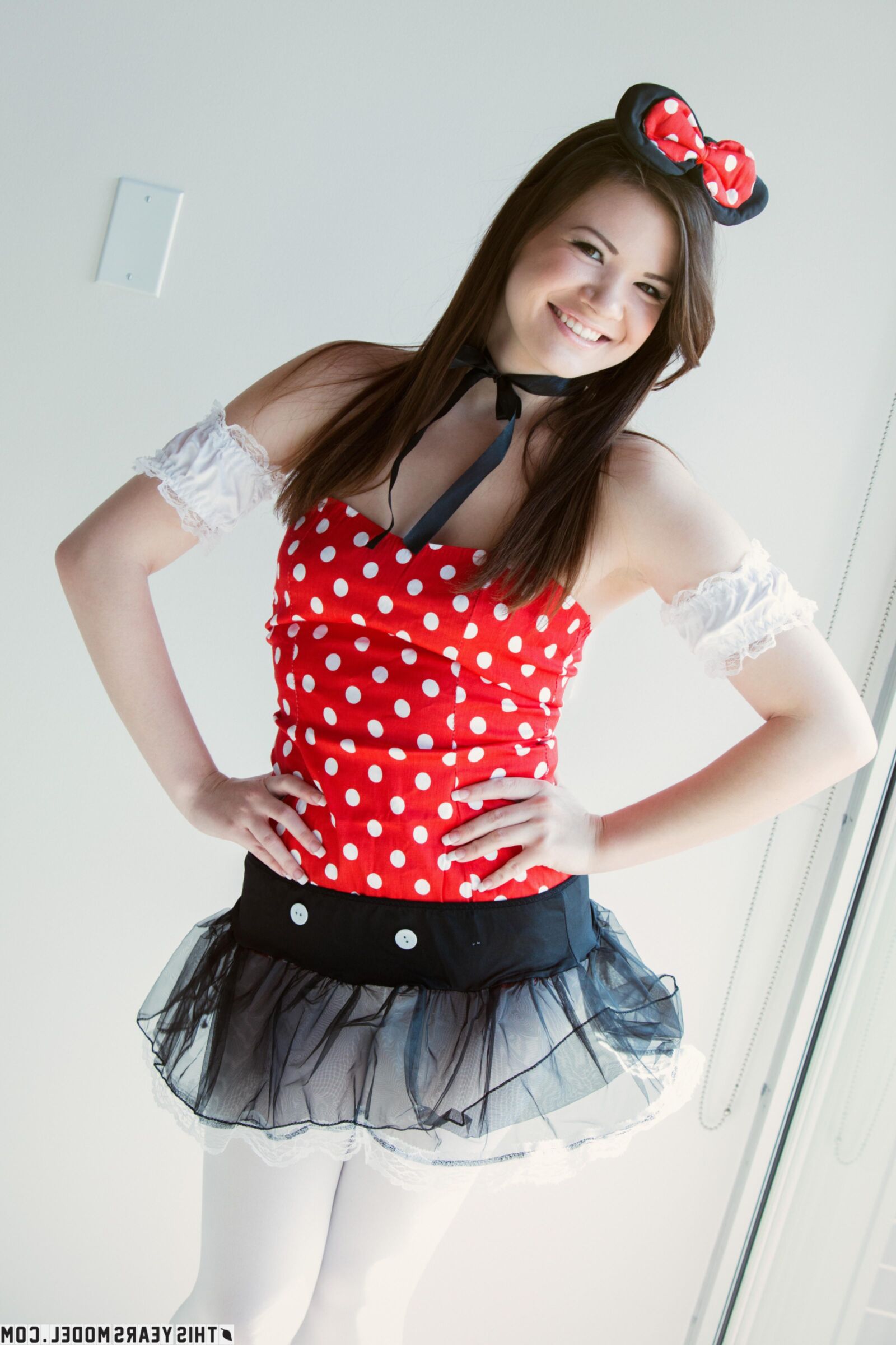 Alison Rey Mini Nerd（）