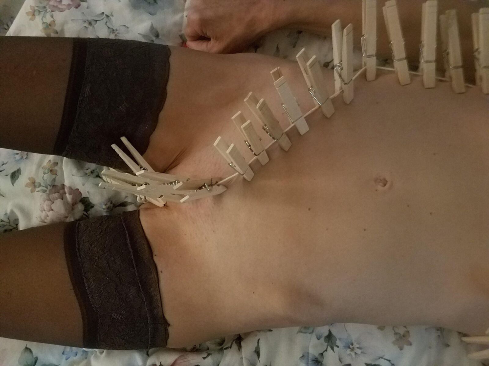 BDSMおばあちゃんの売春婦スキニー拒食症