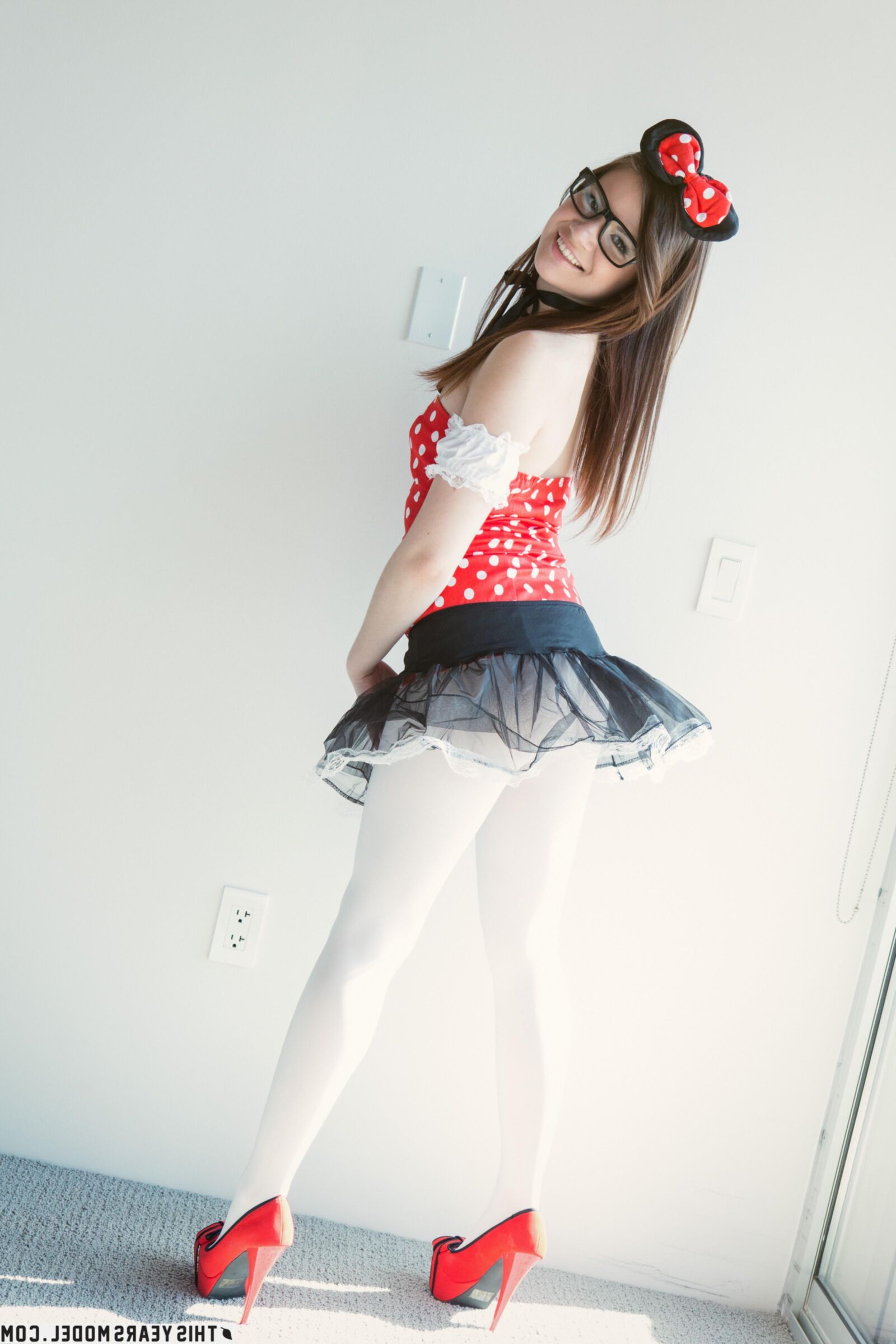 Alison Rey Mini Nerd（）