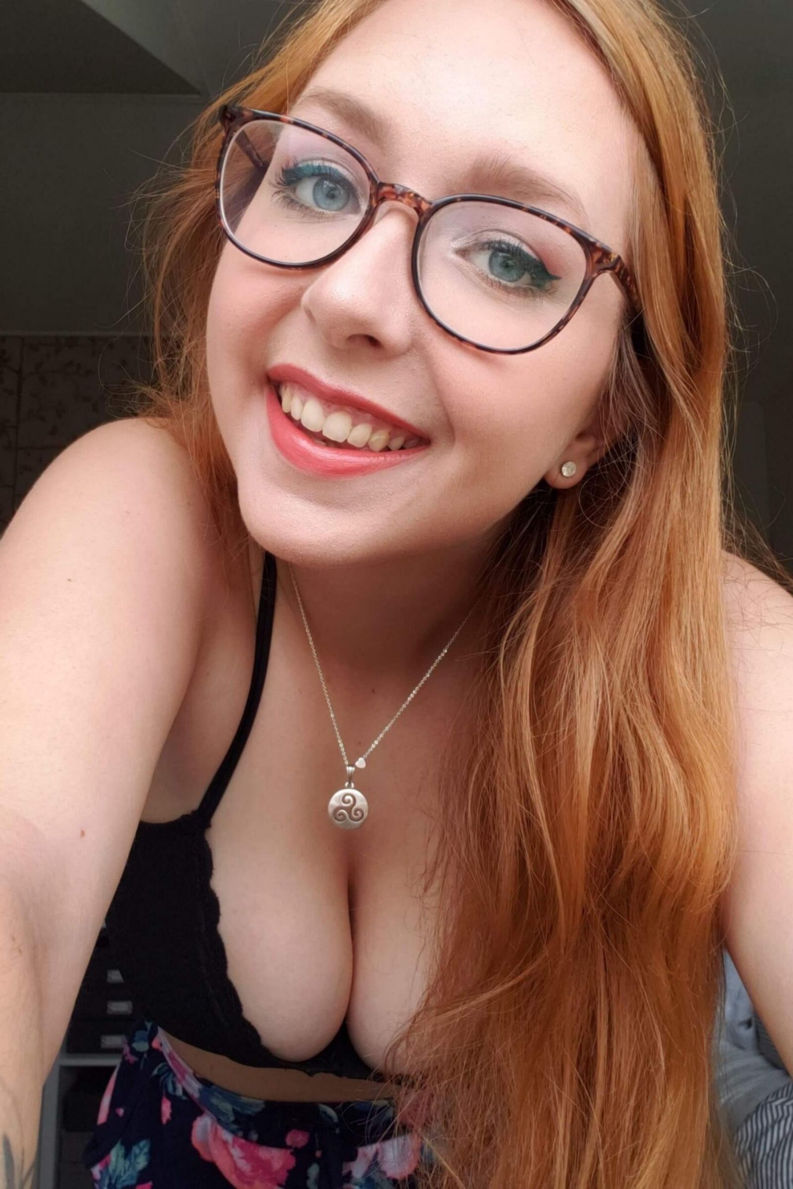 Lindas garotas para se submeter e servir