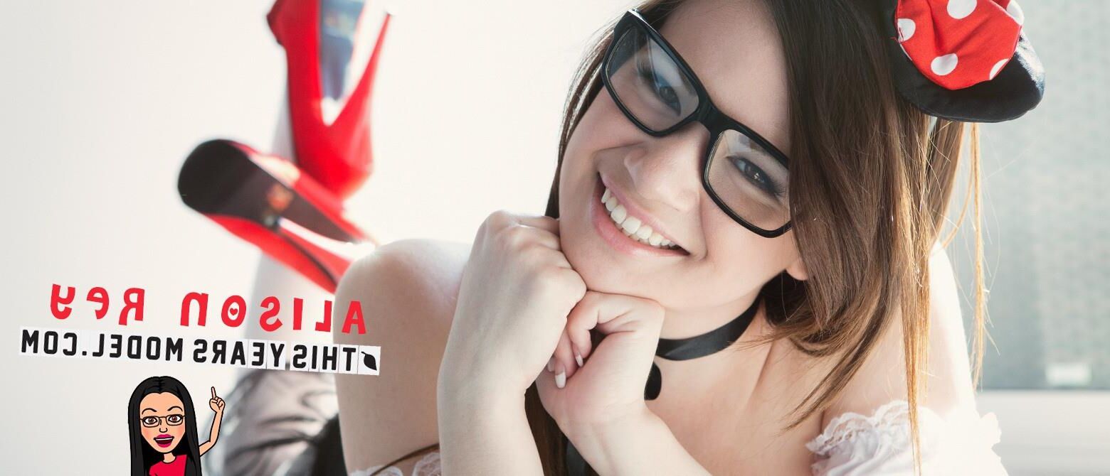 Alison Rey Mini Nerd（）
