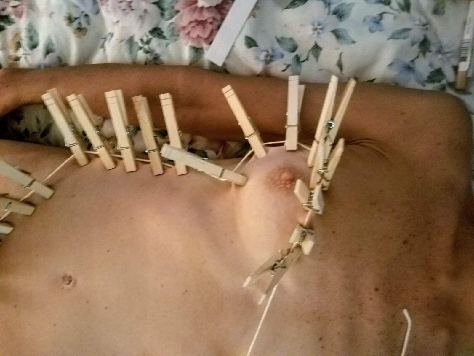 BDSMおばあちゃんの売春婦スキニー拒食症