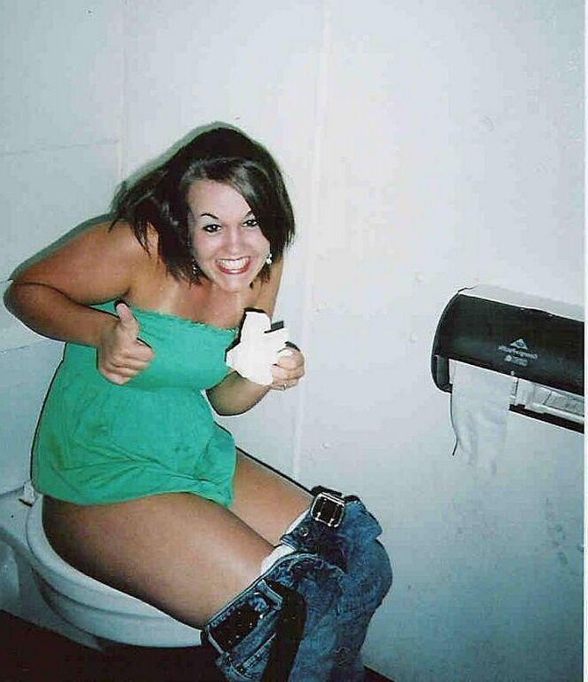 Ela precisa de um mijo. 