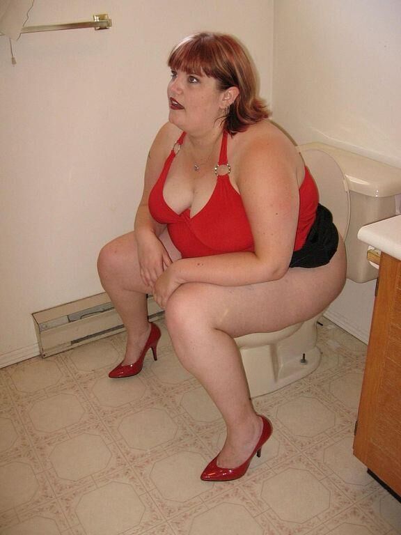 次回はトイレで私は喜んであなたの小便を飲みます
