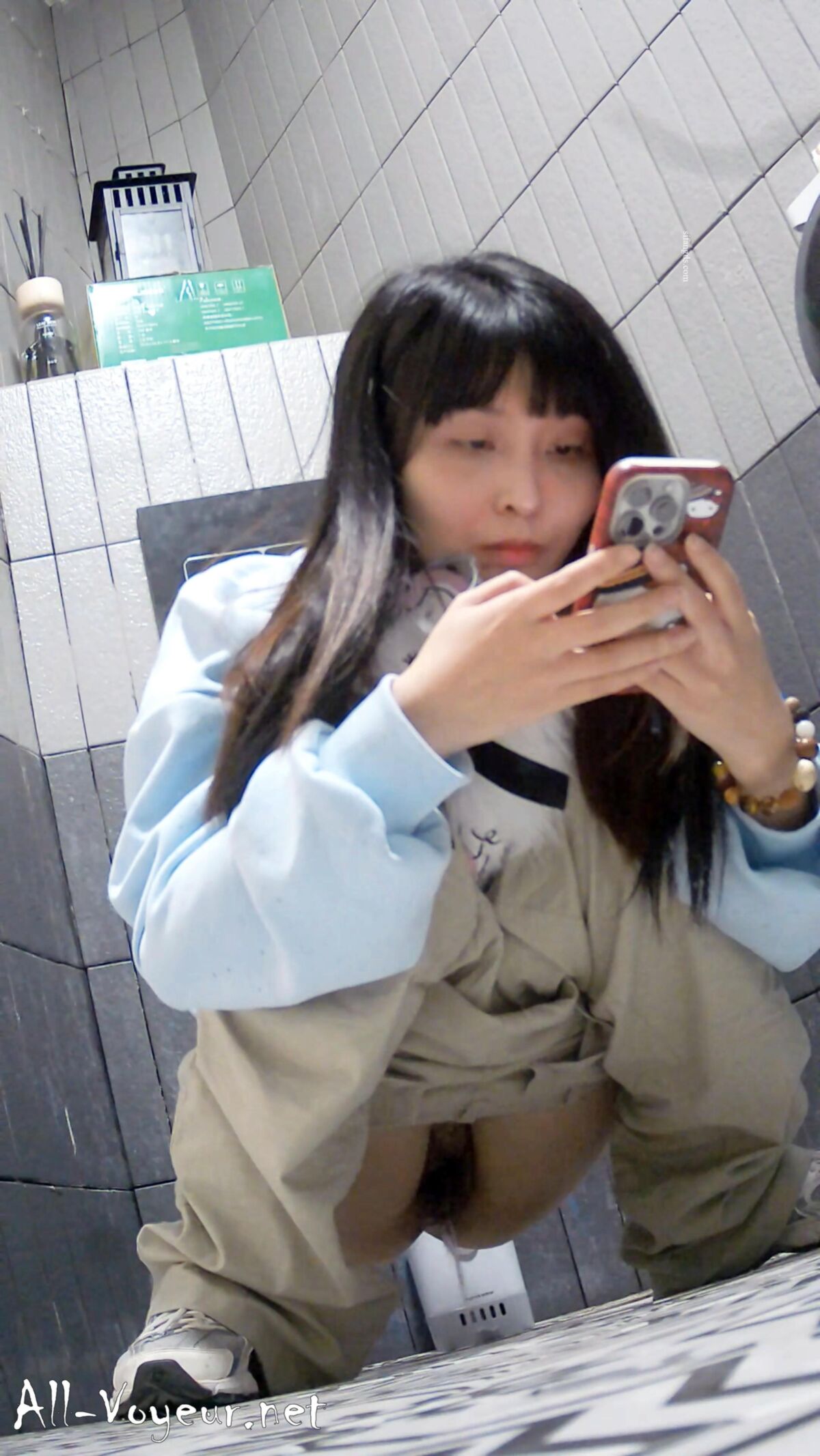 WC Voyeur. Peeing chinese wet hairy pussy 