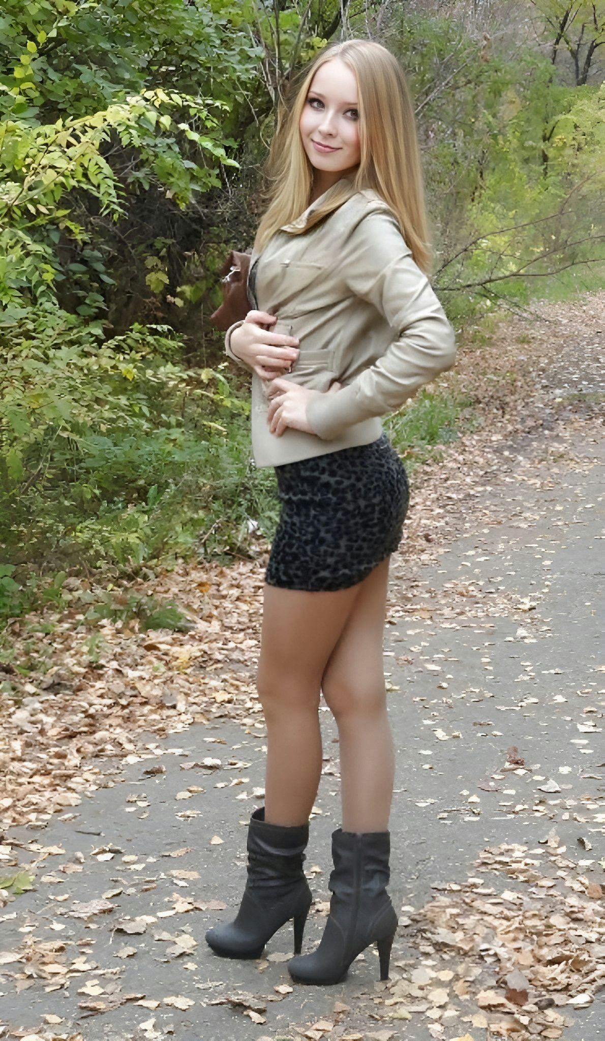 Sexy dresses and outfits 
