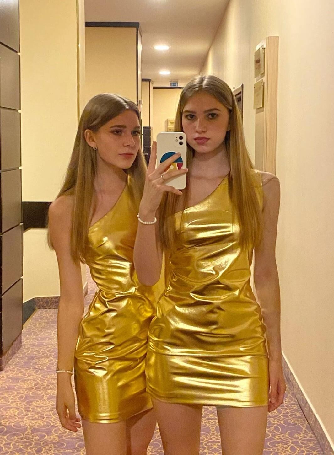 Sexy dresses and outfits 