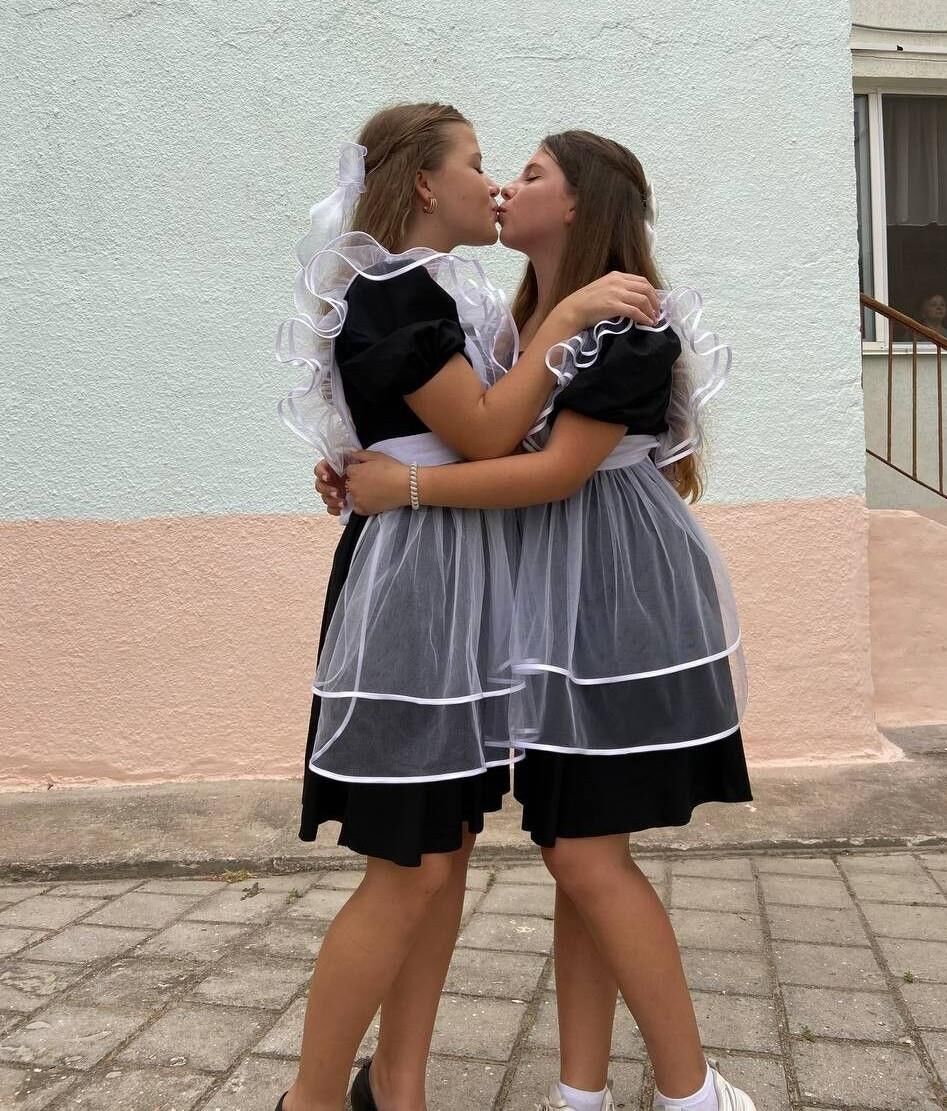 Sexy dresses and outfits 