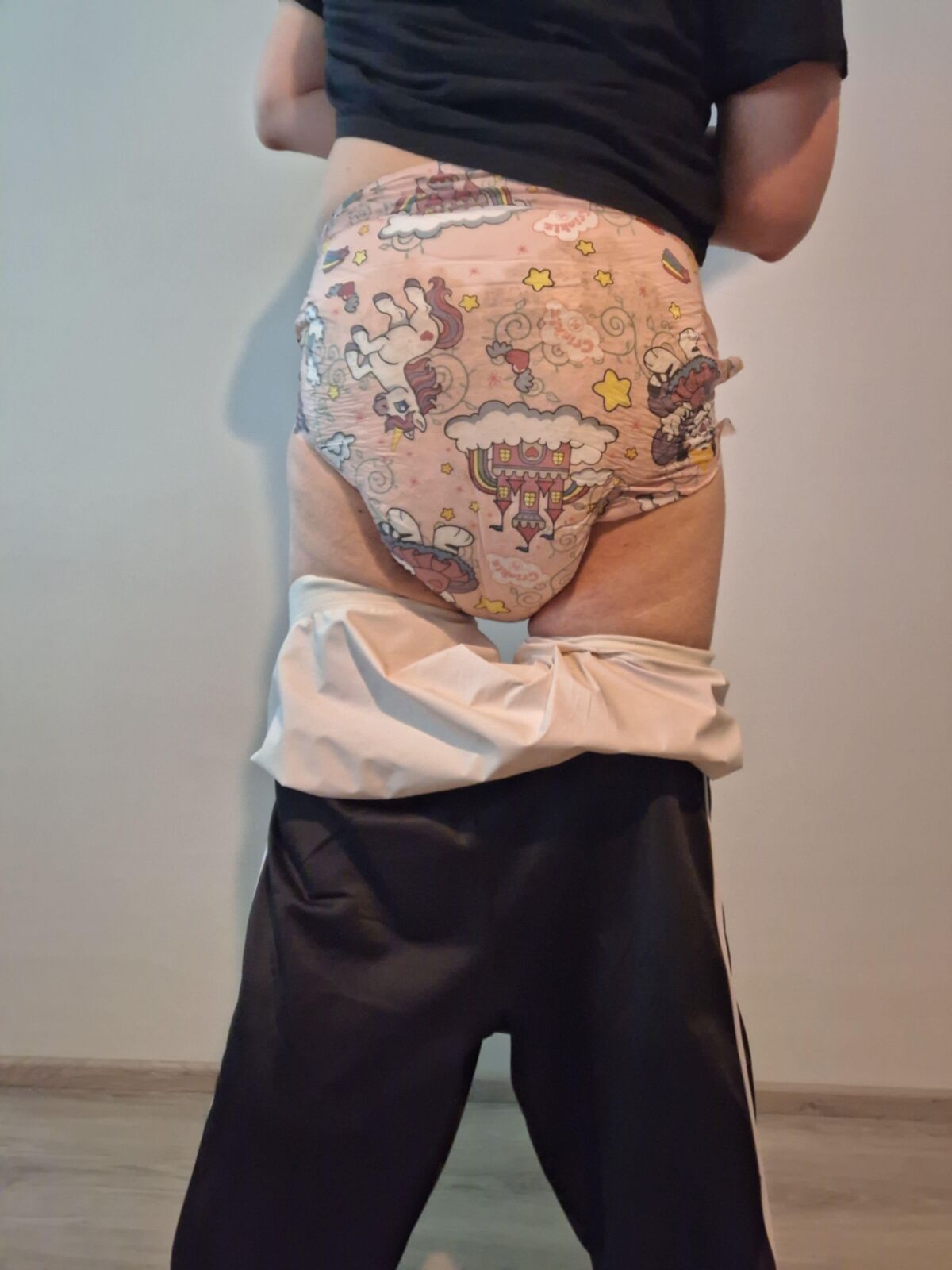 このおむつの弱者の目的地は、パンパーと貞操です