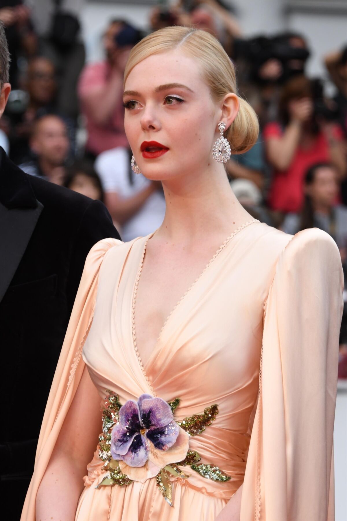 Celeb élégant teen salope Elle Fanning, élégant sperme et pisse put