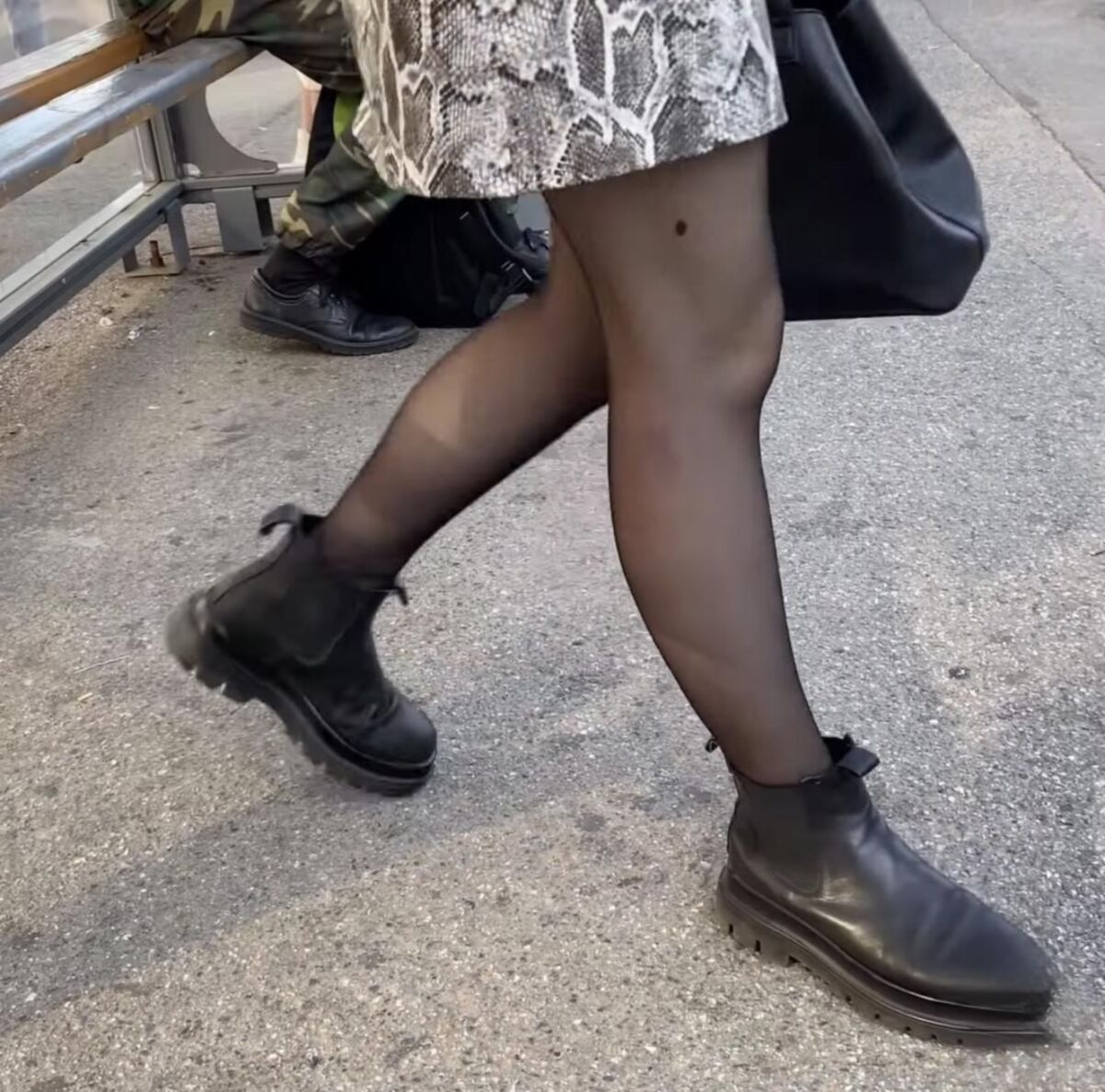 率直なタイツ