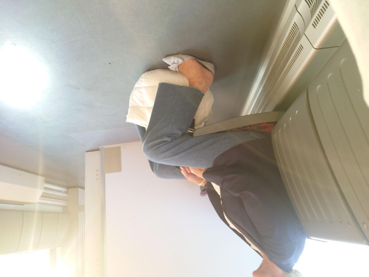 荒くて疲れた成熟した足