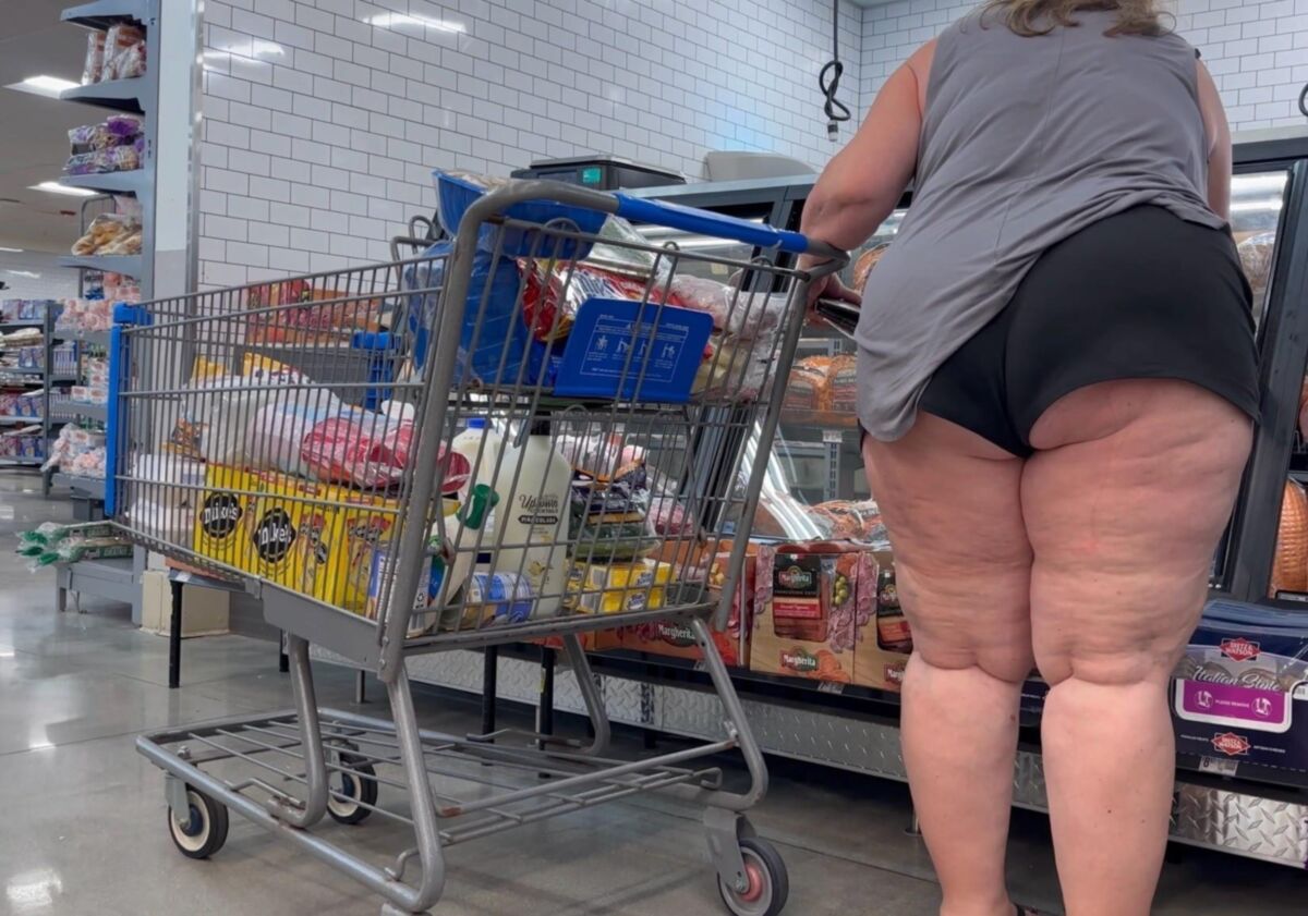 Candid BBW Big Ass Milf Cheeks In Shorts
