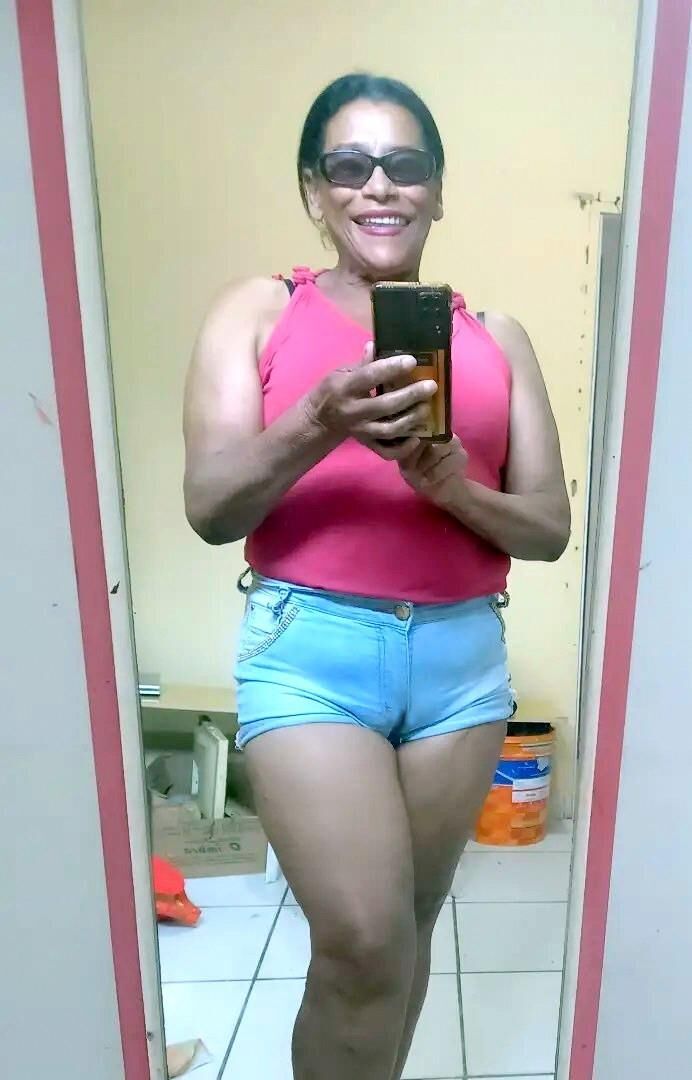 Algumas pessoas (dedos dos pés de camelo)