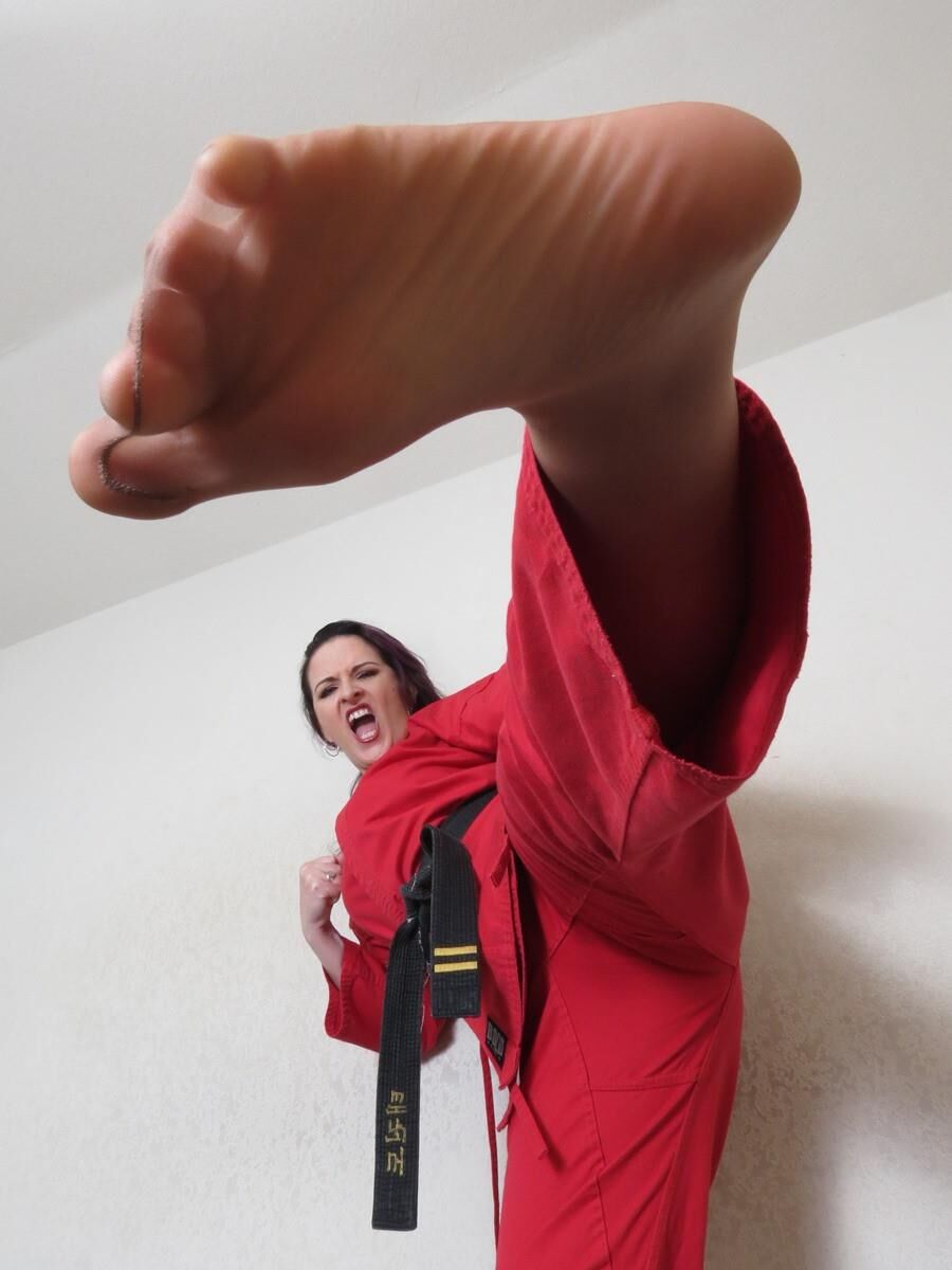 Caroline Karate Domme
