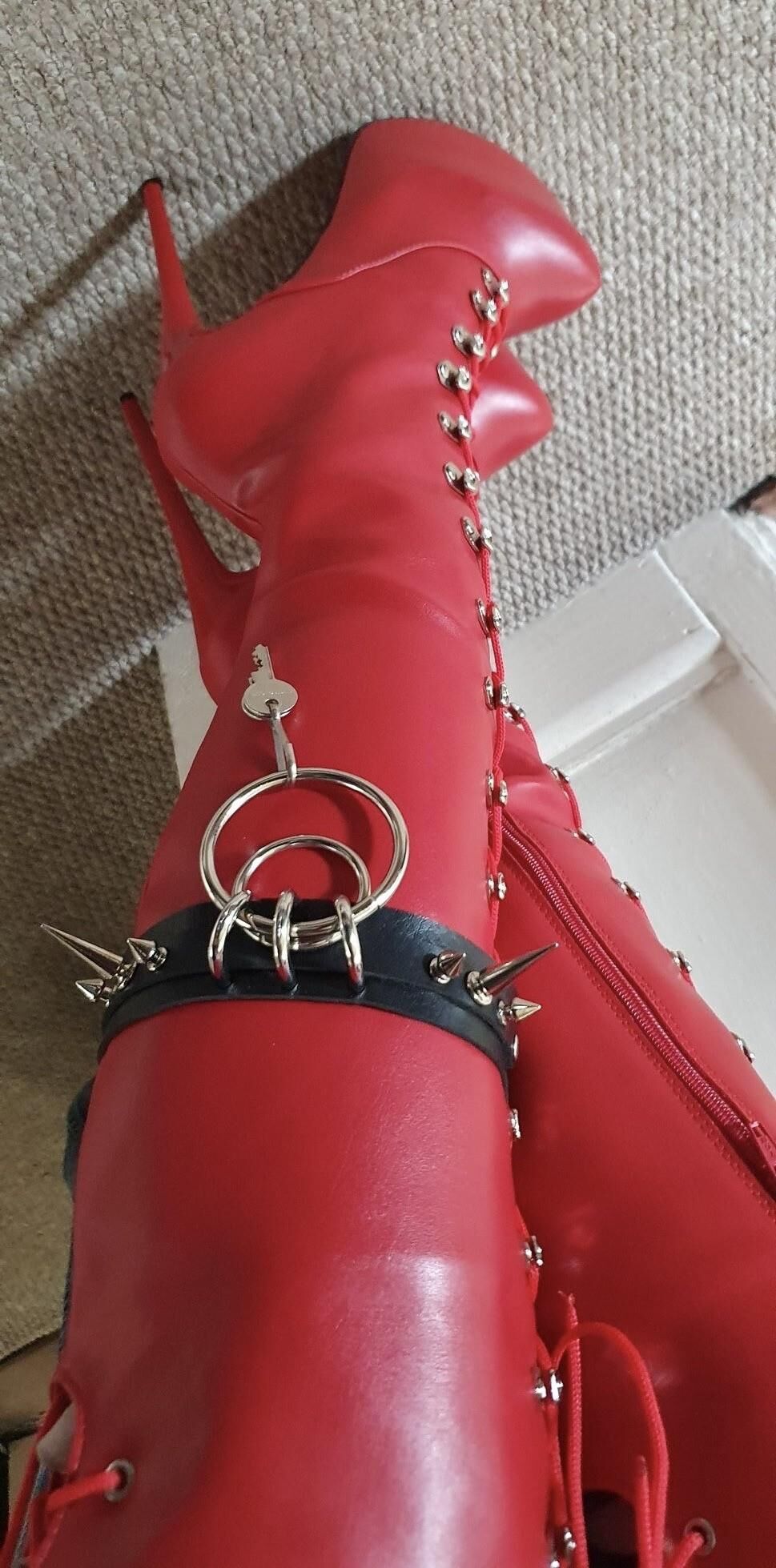Mature Dominatrix 