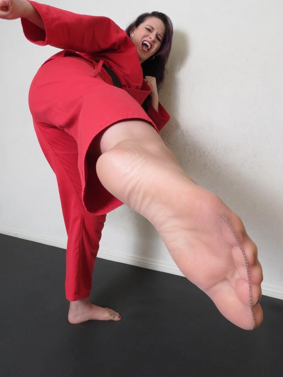 Caroline Karate Domme