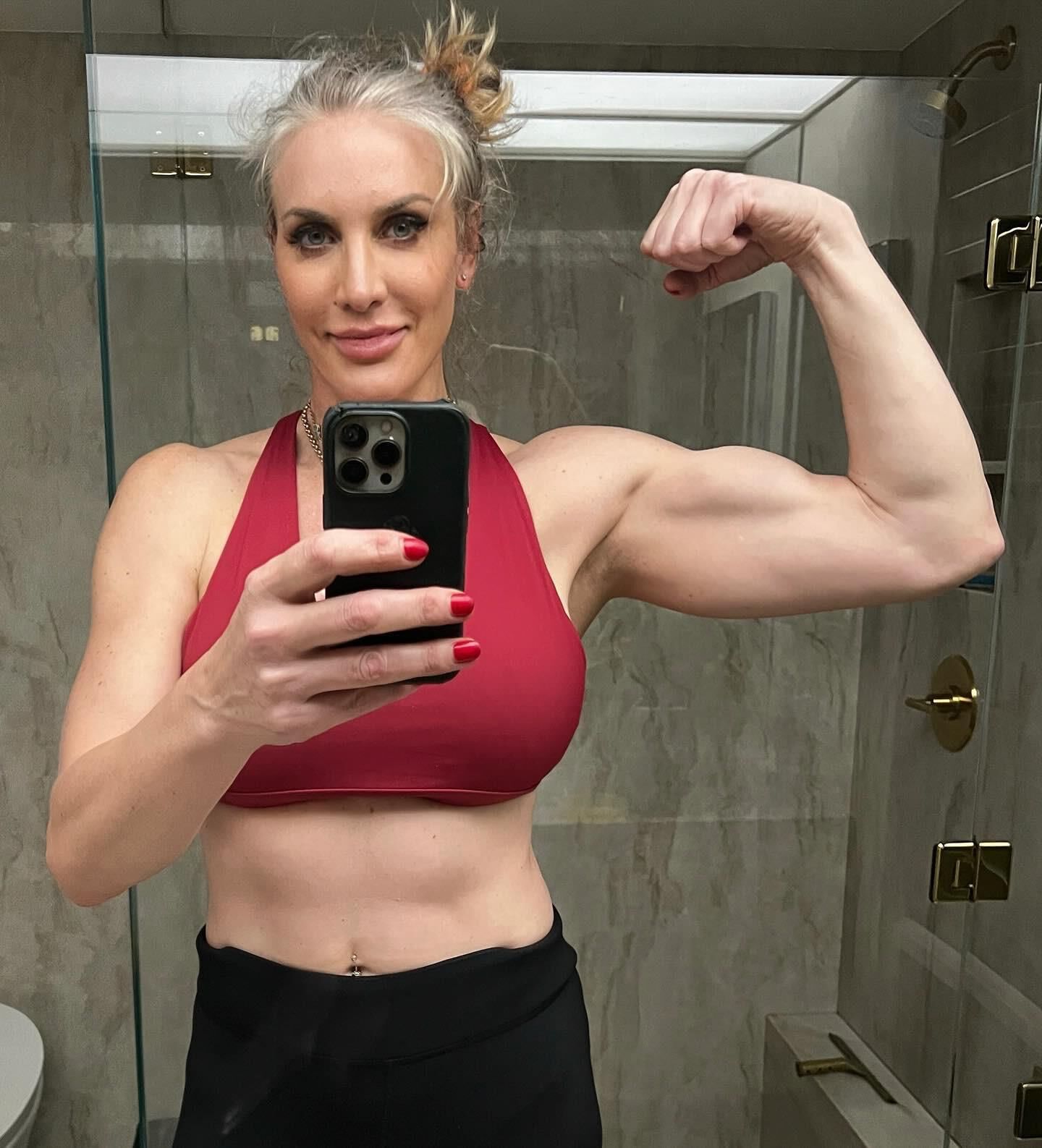 Meninas musculares aleatórias