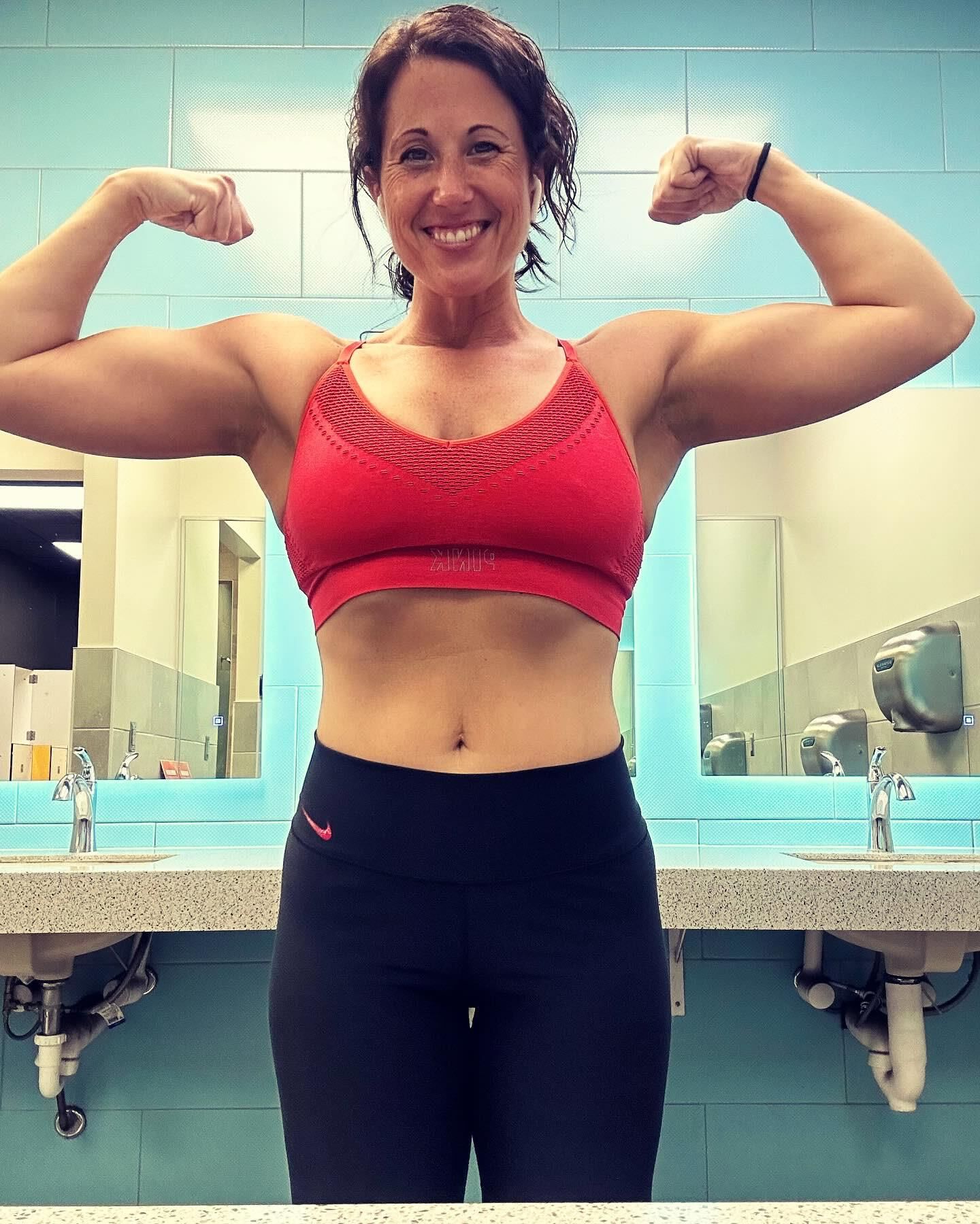 Meninas musculares aleatórias