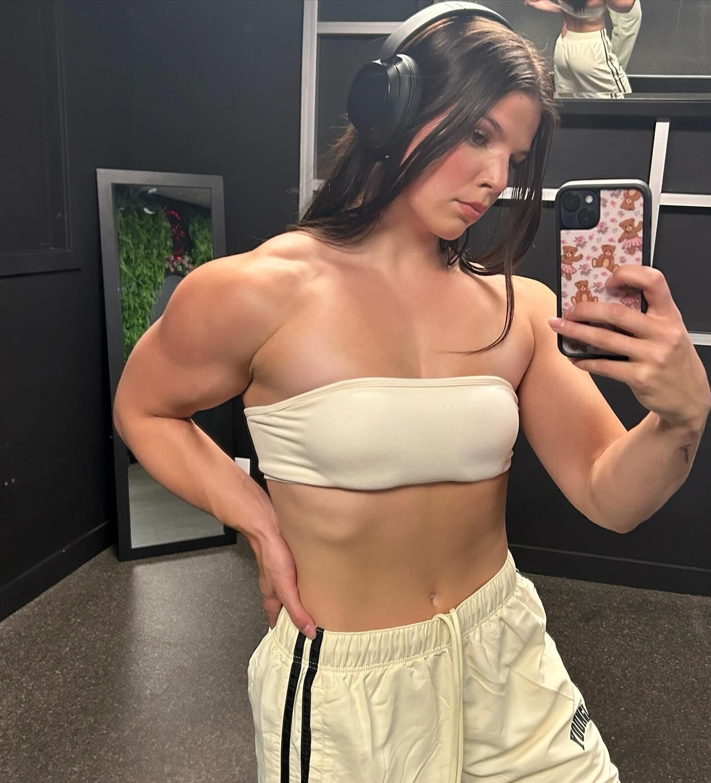 Meninas musculares aleatórias