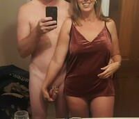 Una dama con su jaula una