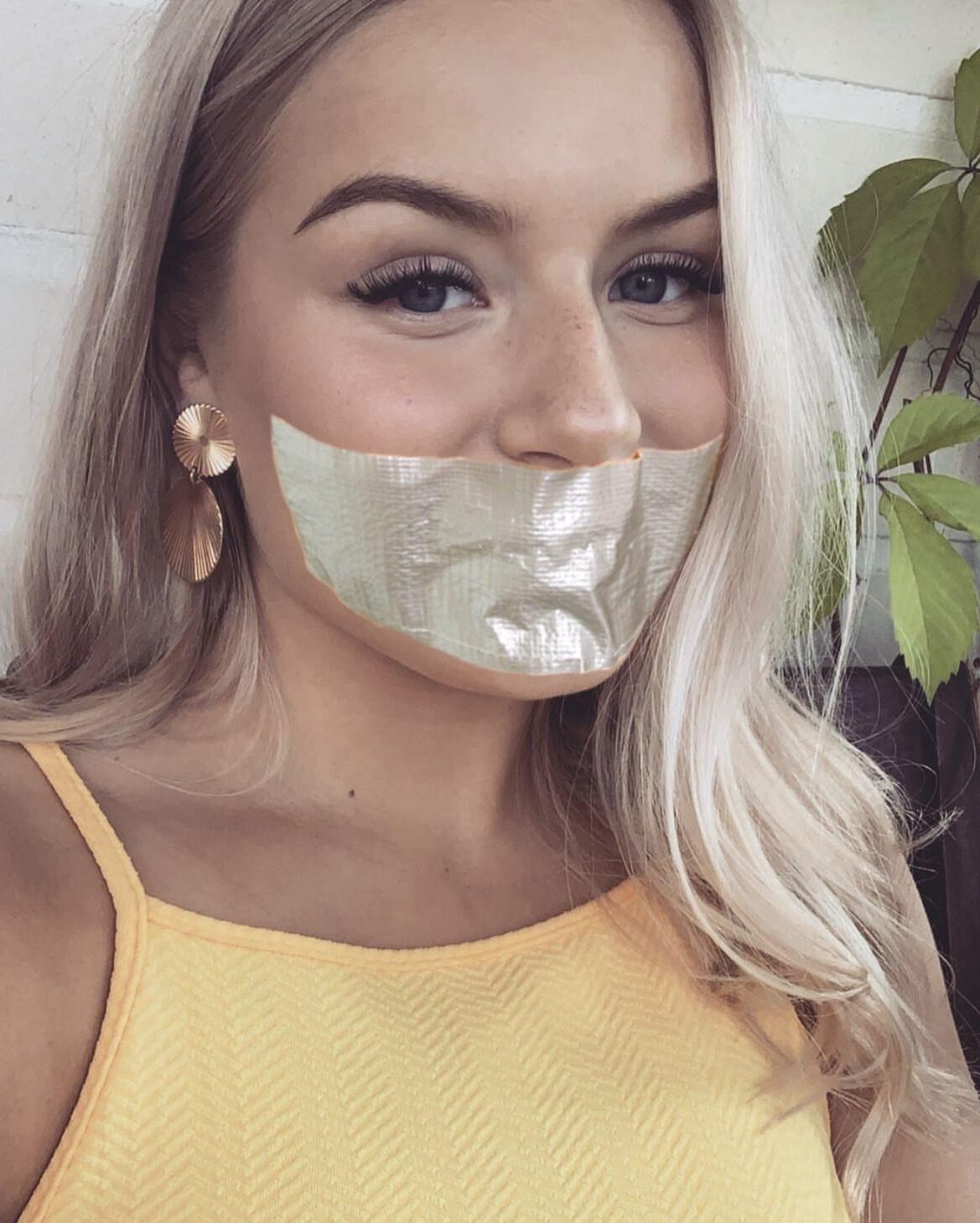 лента заткнута