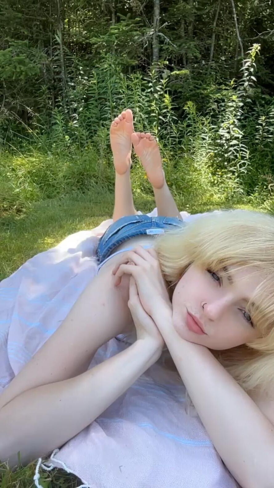 Pies de ángel rubio de Barbie