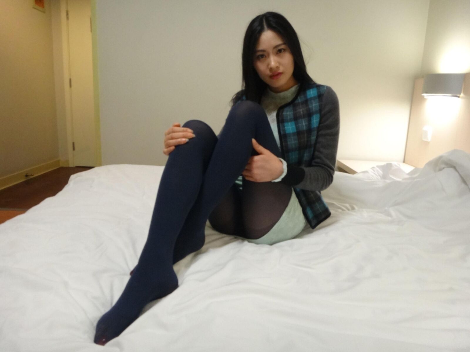 アジアの女の子をからかうために生まれました